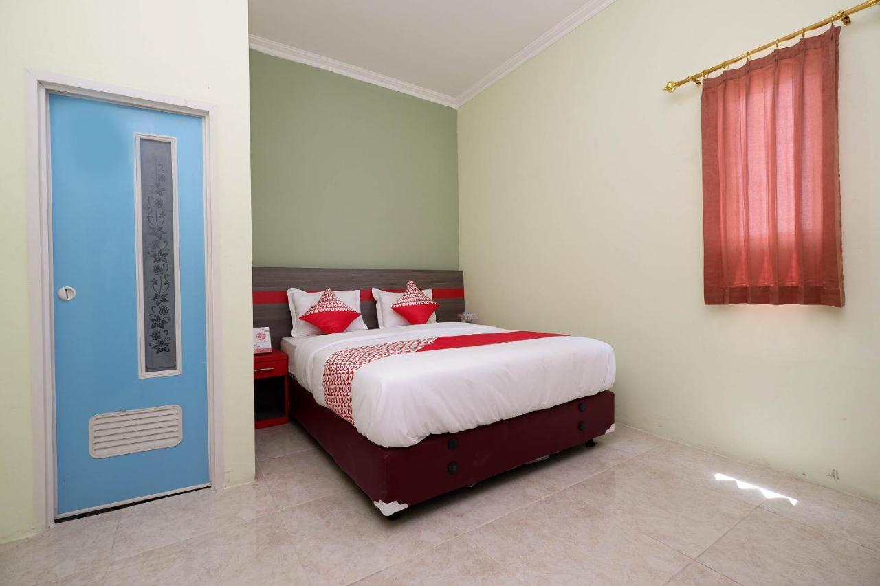 Super Oyo 1620 Sion Family Residence Grobogan Екстериор снимка